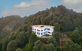 Jhs Estate By Just Homestay